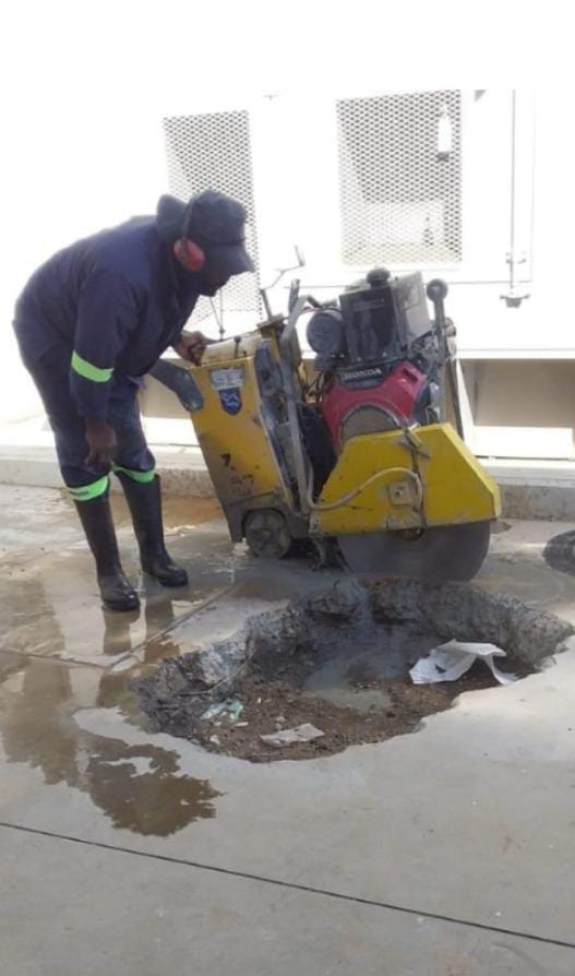 Saw cutting Saw cutting